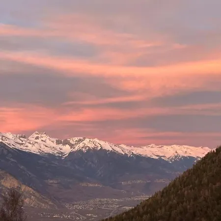 In 4 Vallees With Ski-in Access *