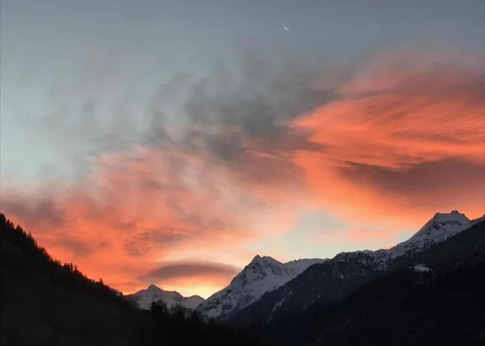 In 4 Vallees With Ski-in Access