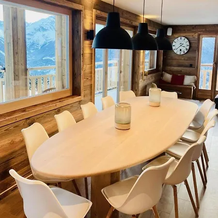 In 4 Vallees With Ski-in Access