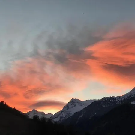 In 4 Vallees With Ski-in Access